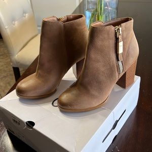 Aldo Mathia medium brown ankle boots
